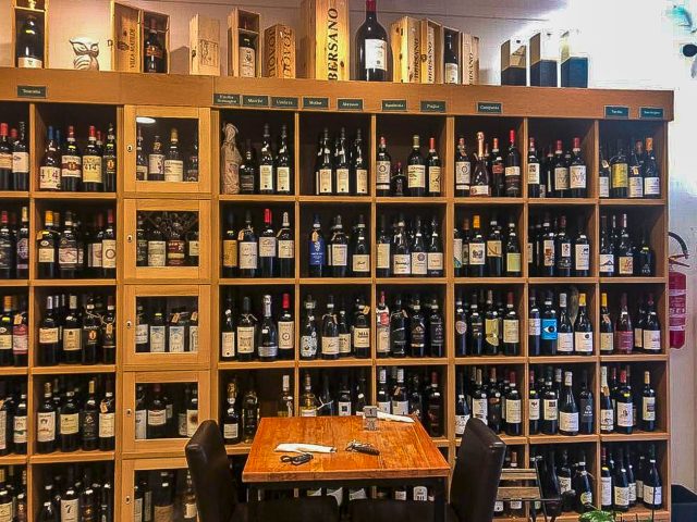 interno-dellenoteca-mr-wine-24-e1671799318741-2